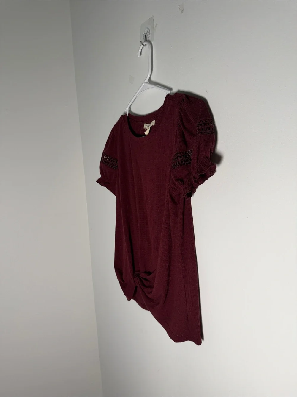 Como Blu burgundy plum comfy open cut short sleeves knotted front hem top